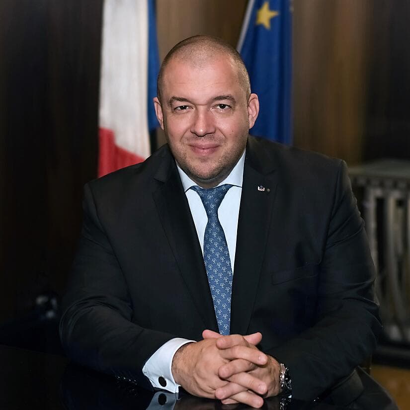 Caré Guillaume Gomez - Portrait officiel @frederiqueTouitou.jpg