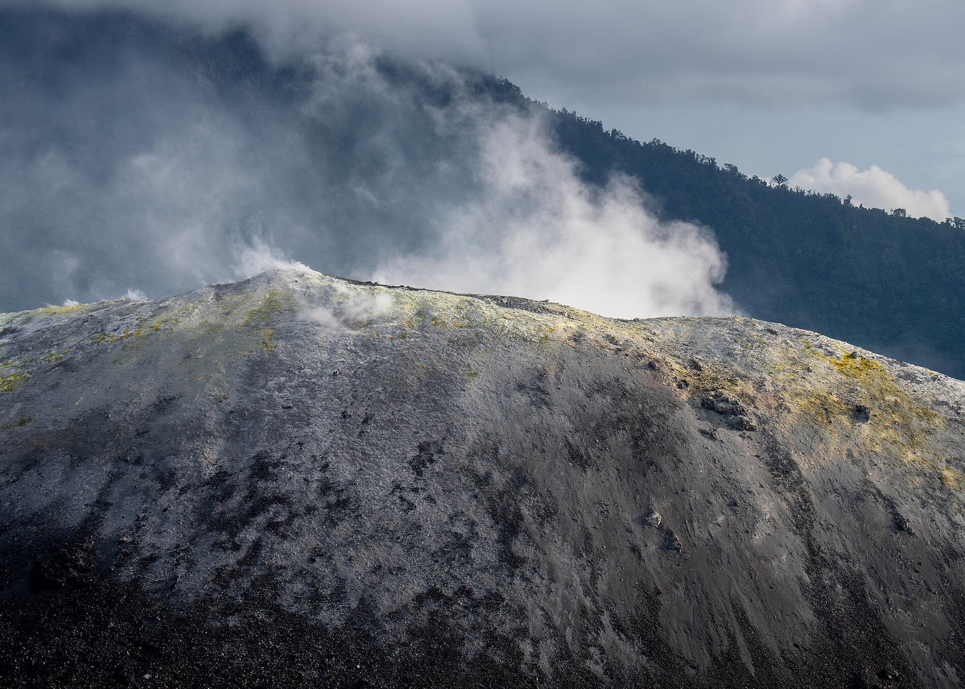 De temples en volcans :  l’âme indonésienne 